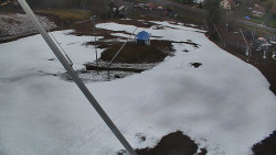 Spodní část sjezdovky skiareálu Karolinka