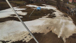 Spodní část sjezdovky skiareálu Karolinka