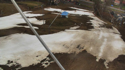 Spodní část sjezdovky skiareálu Karolinka