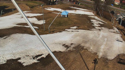 Spodní část sjezdovky skiareálu Karolinka