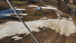 Spodní část sjezdovky skiareálu Karolinka