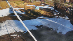 Spodní část sjezdovky skiareálu Karolinka