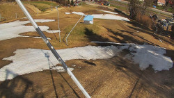 Spodní část sjezdovky skiareálu Karolinka