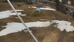 Spodní část sjezdovky skiareálu Karolinka