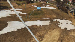 Spodní část sjezdovky skiareálu Karolinka