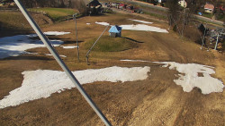 Spodní část sjezdovky skiareálu Karolinka