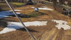 Spodní část sjezdovky skiareálu Karolinka