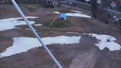 Spodní část sjezdovky skiareálu Karolinka