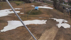 Spodní část sjezdovky skiareálu Karolinka