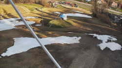 Spodní část sjezdovky skiareálu Karolinka