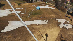 Spodní část sjezdovky skiareálu Karolinka