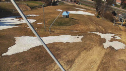 Spodní část sjezdovky skiareálu Karolinka