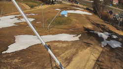 Spodní část sjezdovky skiareálu Karolinka