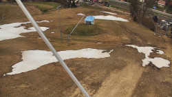 Spodní část sjezdovky skiareálu Karolinka