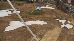 Spodní část sjezdovky skiareálu Karolinka