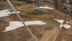 Spodní část sjezdovky skiareálu Karolinka