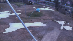 Spodní část sjezdovky skiareálu Karolinka