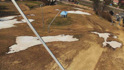 Spodní část sjezdovky skiareálu Karolinka