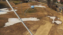 Spodní část sjezdovky skiareálu Karolinka