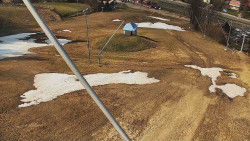 Spodní část sjezdovky skiareálu Karolinka