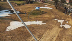 Spodní část sjezdovky skiareálu Karolinka