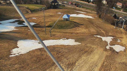 Spodní část sjezdovky skiareálu Karolinka