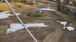 Spodní část sjezdovky skiareálu Karolinka