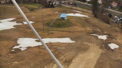 Spodní část sjezdovky skiareálu Karolinka