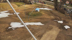 Spodní část sjezdovky skiareálu Karolinka