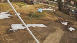 Spodní část sjezdovky skiareálu Karolinka