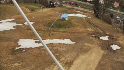 Spodní část sjezdovky skiareálu Karolinka