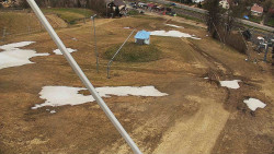 Spodní část sjezdovky skiareálu Karolinka