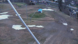 Spodní část sjezdovky skiareálu Karolinka