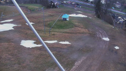 Spodní část sjezdovky skiareálu Karolinka