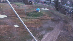 Spodní část sjezdovky skiareálu Karolinka