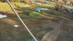 Spodní část sjezdovky skiareálu Karolinka