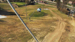 Spodní část sjezdovky skiareálu Karolinka