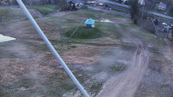 Spodní část sjezdovky skiareálu Karolinka