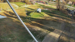 Spodní část sjezdovky skiareálu Karolinka