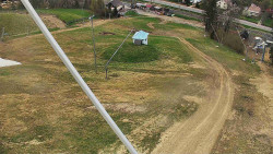 Spodní část sjezdovky skiareálu Karolinka