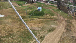 Spodní část sjezdovky skiareálu Karolinka