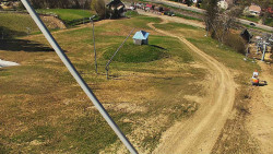 Spodní část sjezdovky skiareálu Karolinka