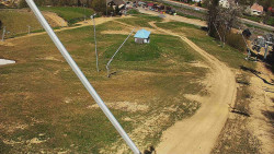 Spodní část sjezdovky skiareálu Karolinka