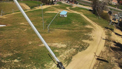 Spodní část sjezdovky skiareálu Karolinka