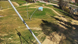 Spodní část sjezdovky skiareálu Karolinka