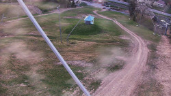 Spodní část sjezdovky skiareálu Karolinka