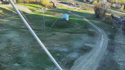 Spodní část sjezdovky skiareálu Karolinka