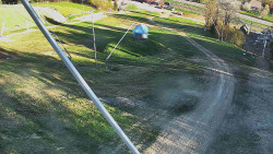 Spodní část sjezdovky skiareálu Karolinka