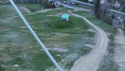 Spodní část sjezdovky skiareálu Karolinka