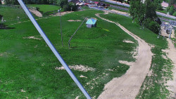 Spodní část sjezdovky skiareálu Karolinka